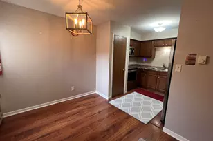 4615 S Woodland Dr, Greenfield, WI 53220 - Photo 7