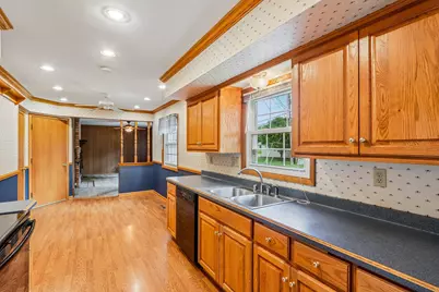 W173N8514  Robert Ave, Menomonee Falls, WI 53051 - Photo 11