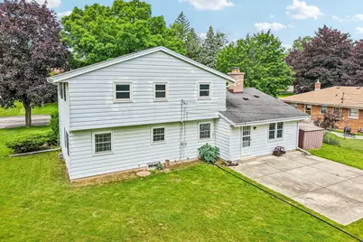 W173N8514  Robert Ave, Menomonee Falls, WI 53051 - Photo 39