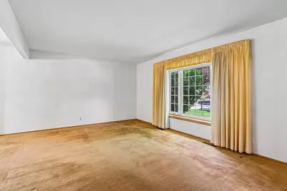W173N8514  Robert Ave, Menomonee Falls, WI 53051 - Photo 7