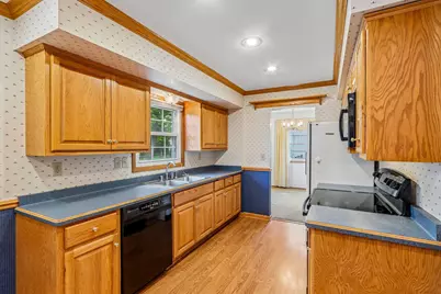 W173N8514  Robert Ave, Menomonee Falls, WI 53051 - Photo 13