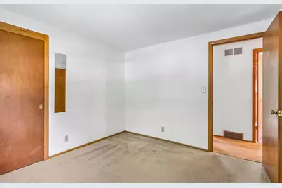 W173N8514  Robert Ave, Menomonee Falls, WI 53051 - Photo 33