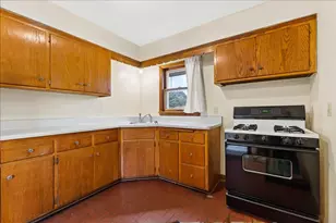 7915 45th Ave, Kenosha, WI 53142 - Photo 9