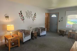 1714 Madison St, Manitowoc, WI 54220 - Photo 7