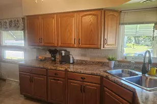 1714 Madison St, Manitowoc, WI 54220 - Photo 3