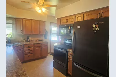1714  Madison St, Manitowoc, WI 54220 - Photo 9