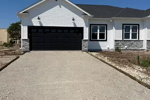 752 Pleasant Park Ct, Johnson Creek, WI 53038 - Photo 1
