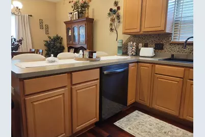 2024  Grove Ave, Racine, WI 53405 - Photo 9