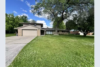 6964 N Braeburn Ln, Glendale, WI 53209 - Photo 33