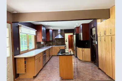 6964 N Braeburn Ln, Glendale, WI 53209 - Photo 3