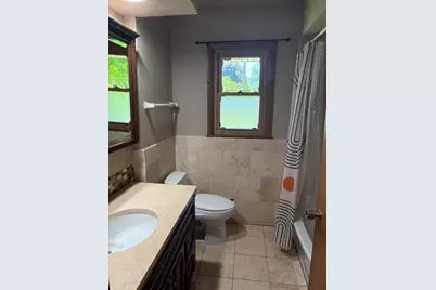 6964 N Braeburn Ln, Glendale, WI 53209 - Photo 27