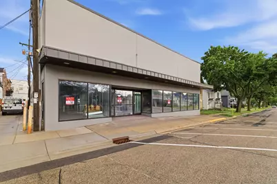 107  S Third St #Unit 4, Delavan, WI 53115 - Photo 3