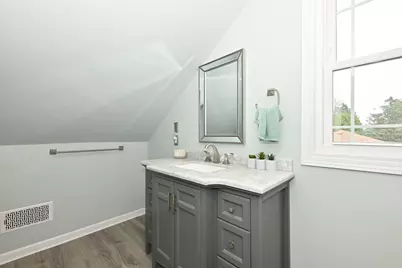 10518 W Spring Green Rd, Greenfield, WI 53228 - Photo 19
