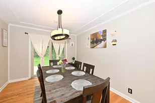 10518 W Spring Green Rd, Greenfield, WI 53228 - Photo 5