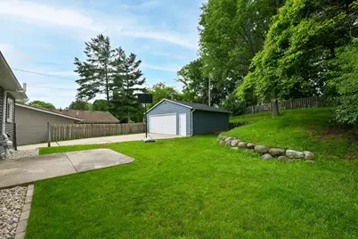 10518 W Spring Green Rd, Greenfield, WI 53228 - Photo 33