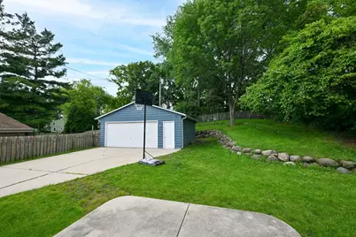 10518 W Spring Green Rd, Greenfield, WI 53228 - Photo 37