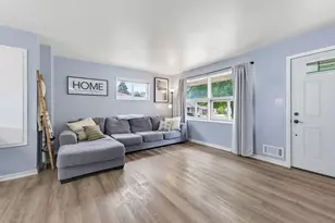 6526 W Burdick Ave, Milwaukee, WI 53219 - Photo 7