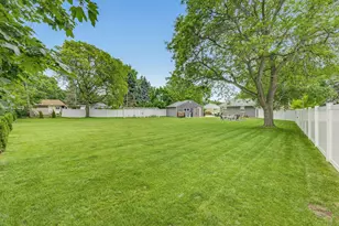 6526 W Burdick Ave, Milwaukee, WI 53219 - Photo 25