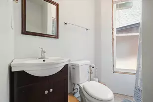 1685 N Humboldt Ave, Milwaukee, WI 53202 - Photo 29