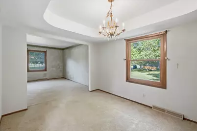7881  Hill  'n Dale Ct, Cedarburg, WI 53012 - Photo 9