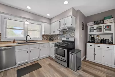 307 N 7th St, Racine, WI 53185 - Photo 5
