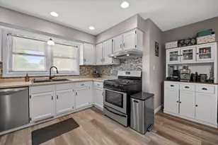 307 N 7th St, Racine, WI 53185 - Photo 5