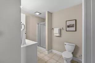 1920 N Farwell Ave, Milwaukee, WI 53202 - Photo 23