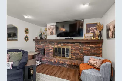 315 S Lincoln Dr, Howards Grove, WI 53083 - Photo 7