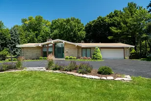 2460 Alta Louise Pkwy, Brookfield, WI 53045 - Photo 3