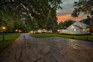 12112 N Wauwatosa Rd, Mequon, WI 53097 - Photo 9