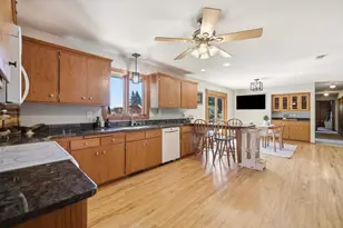 4112 Mueller Dr, Hartford, WI 53027 - Photo 9
