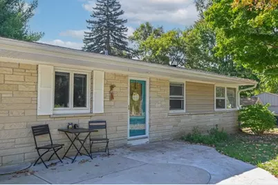 5319 W Sunnyside Dr, Mequon, WI 53092 - Photo 31