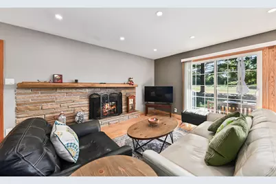 5319 W Sunnyside Dr, Mequon, WI 53092 - Photo 5