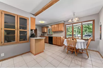 5319 W Sunnyside Dr, Mequon, WI 53092 - Photo 9