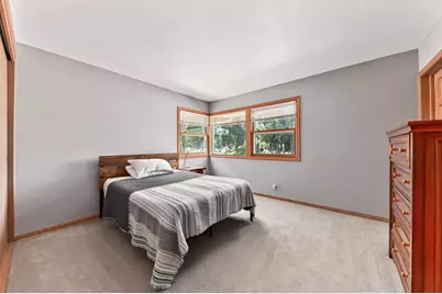 5319 W Sunnyside Dr, Mequon, WI 53092 - Photo 17