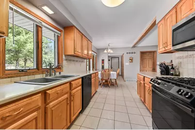 5319 W Sunnyside Dr, Mequon, WI 53092 - Photo 15