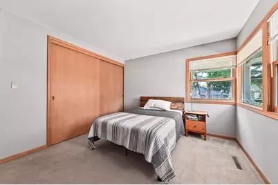 5319 W Sunnyside Dr, Mequon, WI 53092 - Photo 21