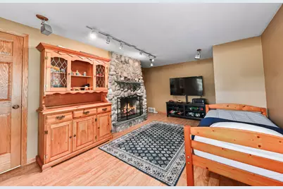 5319 W Sunnyside Dr, Mequon, WI 53092 - Photo 19