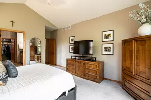 1201 Woodland Hills Dr, Waukesha, WI 53188 - Photo 25