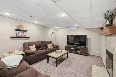 10205 W Feerick Pl, Wauwatosa, WI 53222 - Photo 23