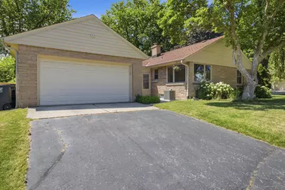 10205 W Feerick Pl, Wauwatosa, WI 53222 - Photo 41