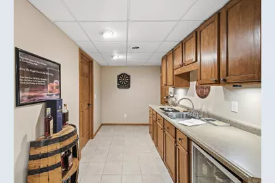 10205 W Feerick Pl, Wauwatosa, WI 53222 - Photo 25