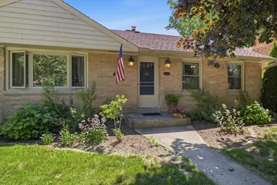 10205 W Feerick Pl, Wauwatosa, WI 53222 - Photo 31