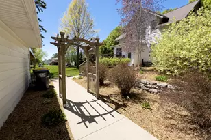 803 Pine St, Caledonia, MN 55921 - Photo 3
