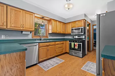 1237  Cavalier Dr, Waukesha, WI 53186 - Photo 19