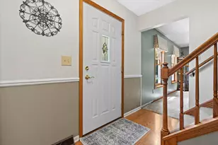 1237 Cavalier Dr, Waukesha, WI 53186 - Photo 9