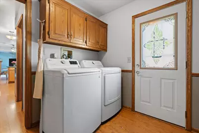 1237  Cavalier Dr, Waukesha, WI 53186 - Photo 25