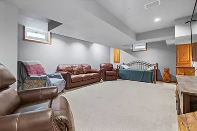 1237  Cavalier Dr, Waukesha, WI 53186 - Photo 39