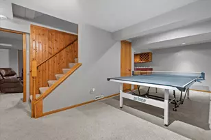 1237 Cavalier Dr, Waukesha, WI 53186 - Photo 35