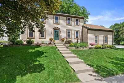 1237  Cavalier Dr, Waukesha, WI 53186 - Photo 3